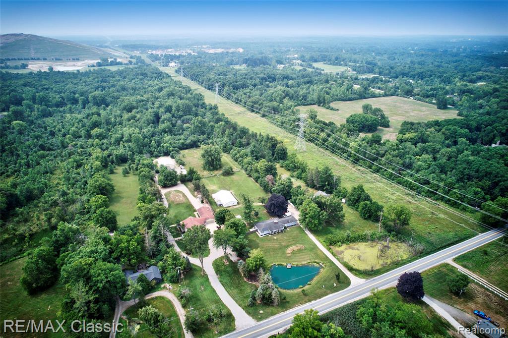 10268 7 Mile Road, Northville, MI 48167 — Photo 45