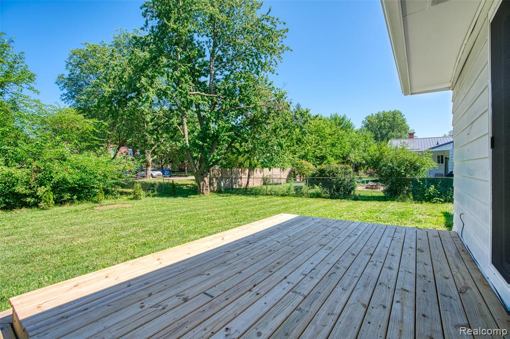 6201 Lerner Way, Lansing, MI 48911 — Photo 26