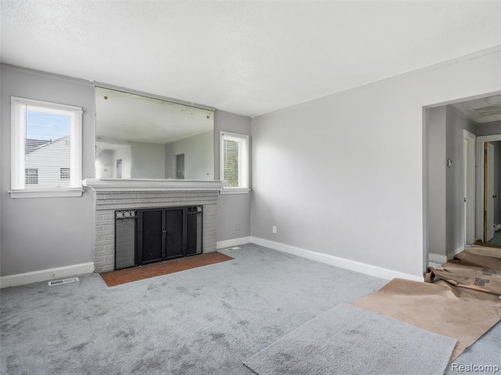9586 Mansfield Street, Detroit, MI 48227 — Photo 2