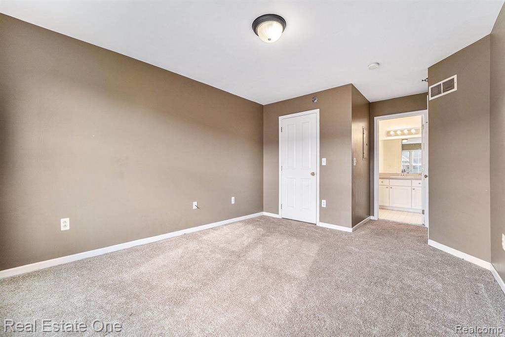 25406 Saint James, Southfield, MI 48075 — Photo 15