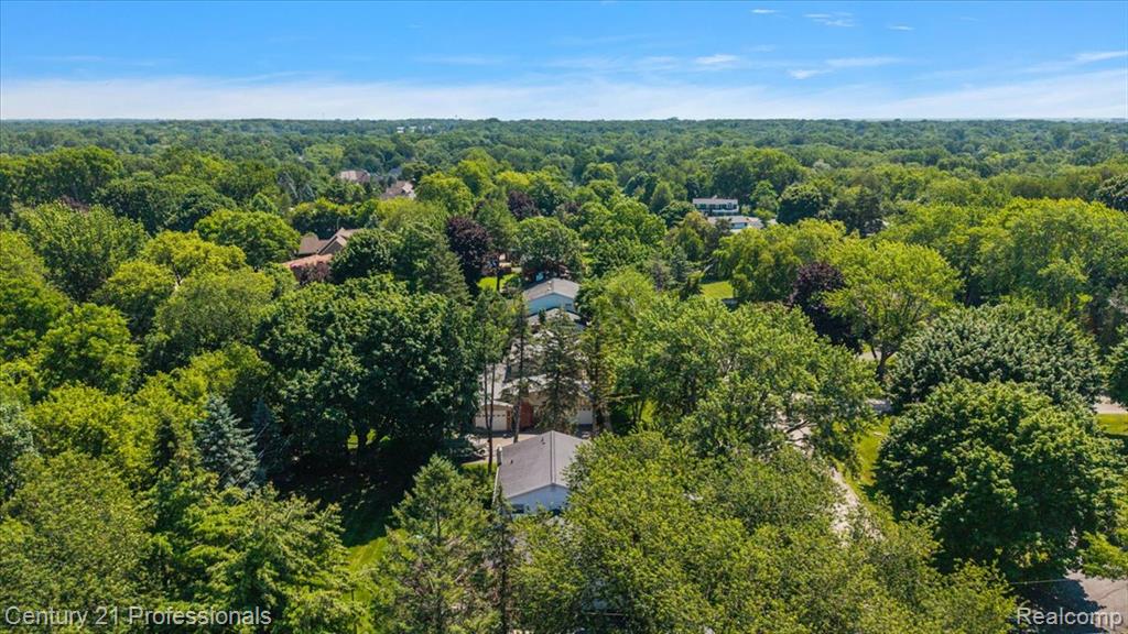 633 Foxhall Road, Bloomfield Hills, MI 48304 — Photo 16