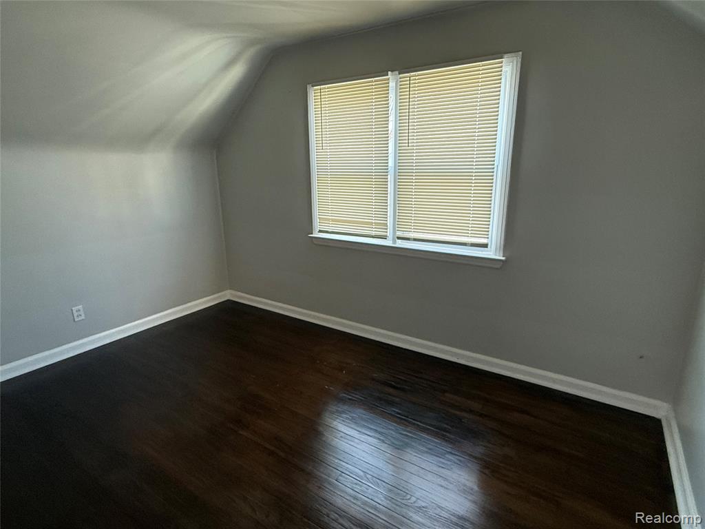 876 Garfield Avenue, Lincoln Park, MI 48146 — Photo 8