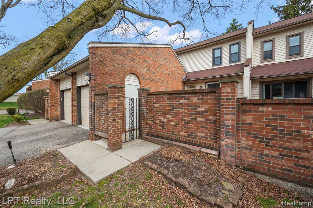 418 WILLOW GROVE Lane, Rochester Hills, MI 48307 — Photo 4