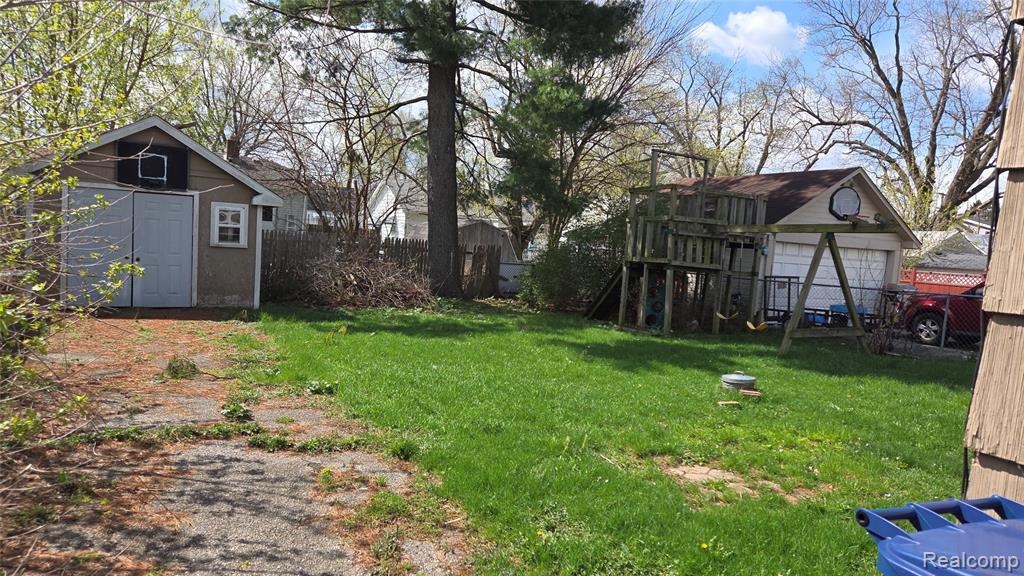 733 Vermilya Avenue, Flint, MI 48507 — Photo 3