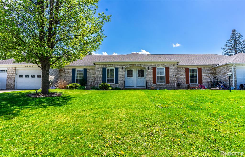 5221 HIGHLAND SHORE Drive, Flushing, MI 48433 — Photo 2