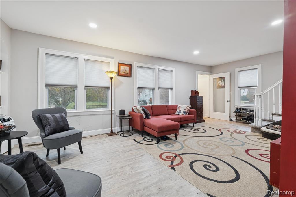 4645 Devonshire Road, Detroit, MI 48224 — Photo 8