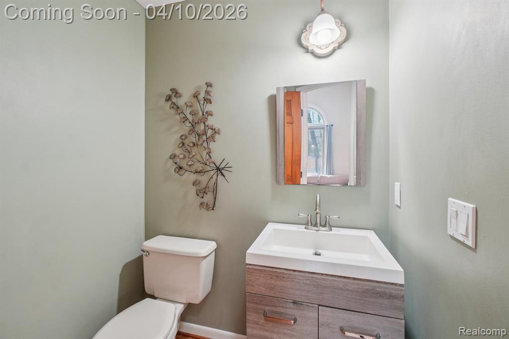 8933 Minne Wanna Road, Clarkston, MI 48348 — Photo 14