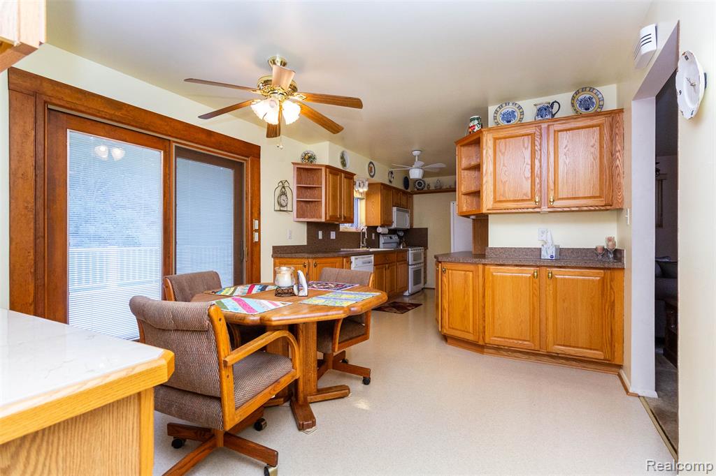 772 Robbinann Drive, Waterford, MI 48328 — Photo 10