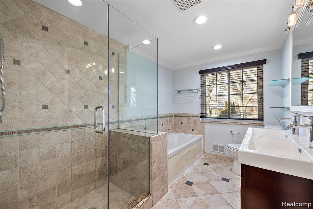 4058 Colonial Boulevard, Troy, MI 48085 — Photo 15