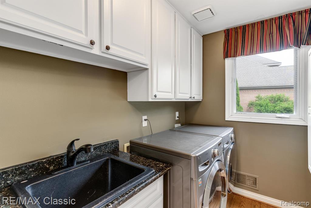 18416 CLAIRMONT Circle E, Northville, MI 48168 — Photo 16