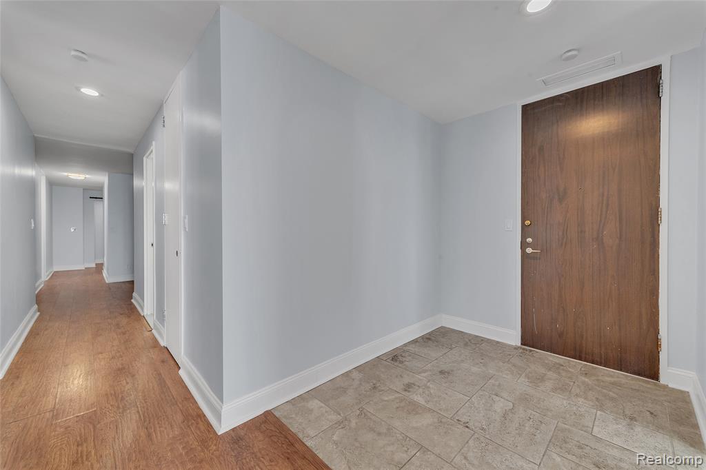 8200 E Jefferson Ave, 1610, Detroit, MI 48214 — Photo 21