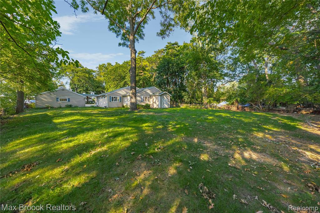 4241 S Shore Street, Waterford, MI 48328 — Photo 63