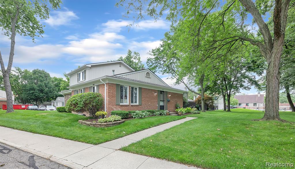 1963 WICKHAM Street, Royal Oak, MI 48073 — front exterior