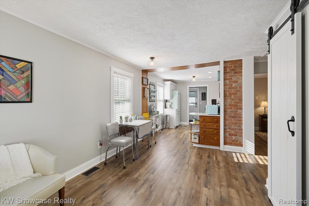 603 W Clinton Street, Howell, MI 48843 — Photo 5