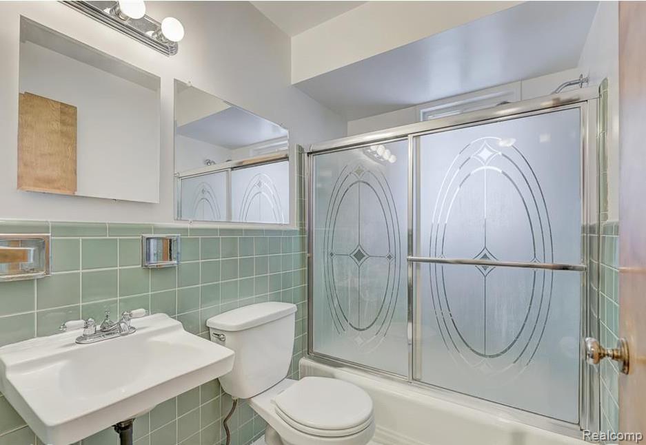 6958 Town Lane, Dearborn Heights, MI 48127 — Photo 10