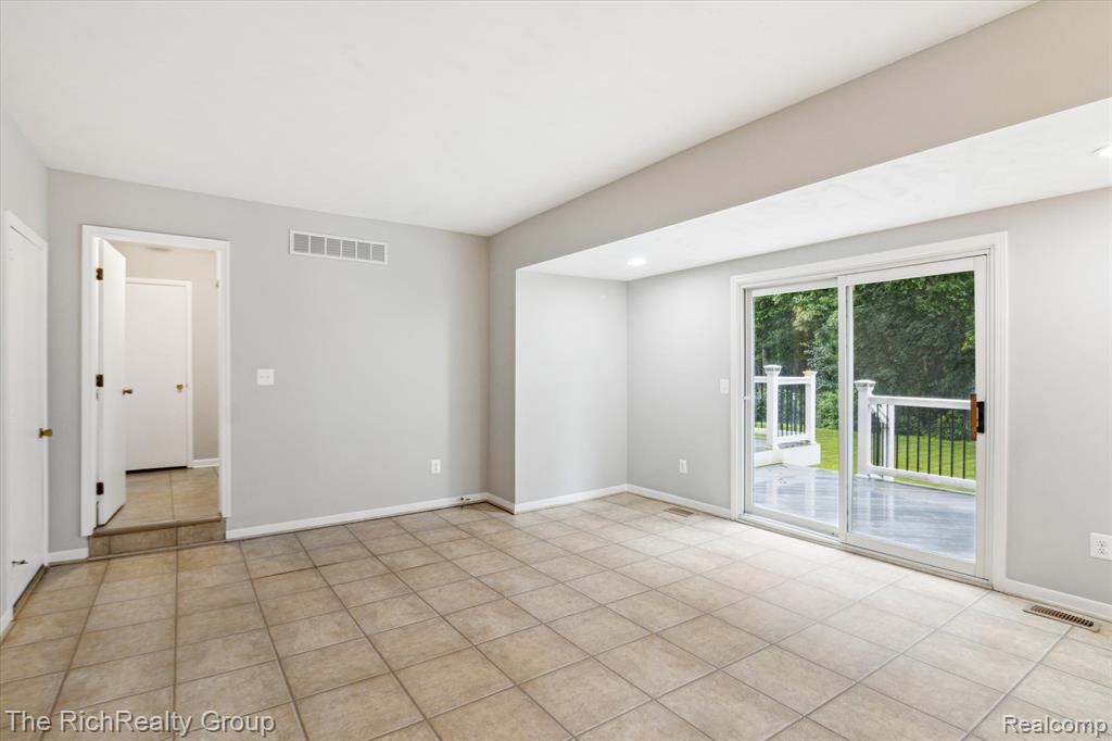43101 LANCELOT Drive, Canton, MI 48188 — Photo 22