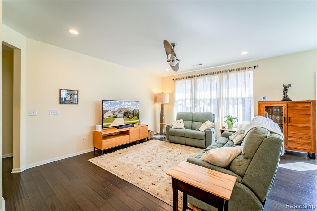 24279 Walloon Way, Flat Rock, MI 48134 — Photo 19