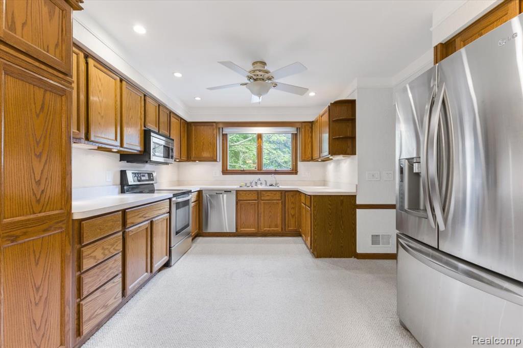 5538 Larkins Drive, Troy, MI 48085 — Photo 5