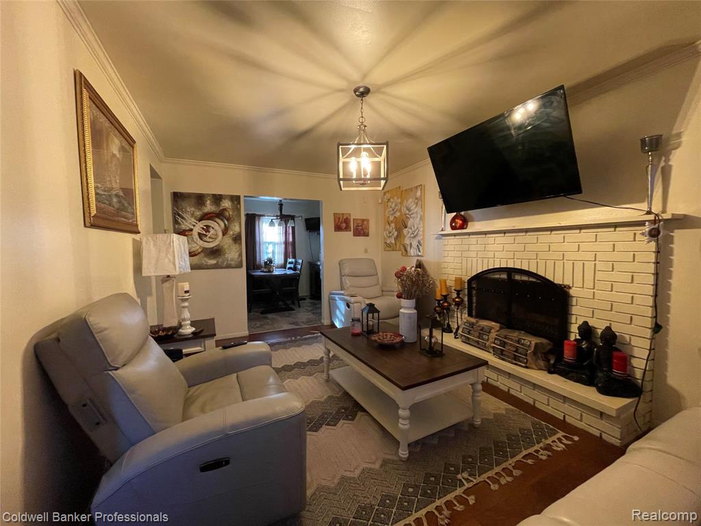 5021 Forest Side Drive, Flint, MI, 48532