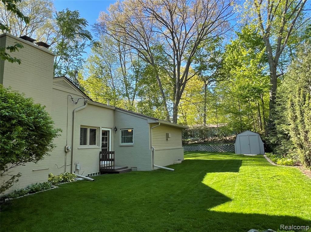 46151 Bloomcrest Drive, Northville, MI 48167 — Photo 33