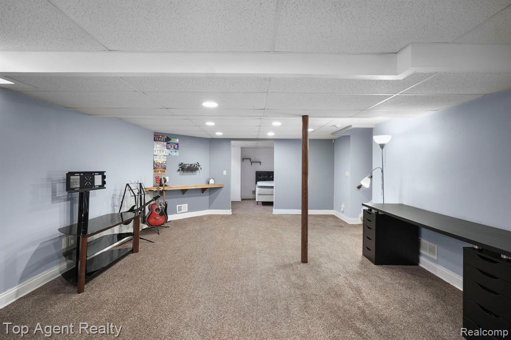 445 LEXINGTON Drive, Rochester Hills, MI 48307 — Photo 32