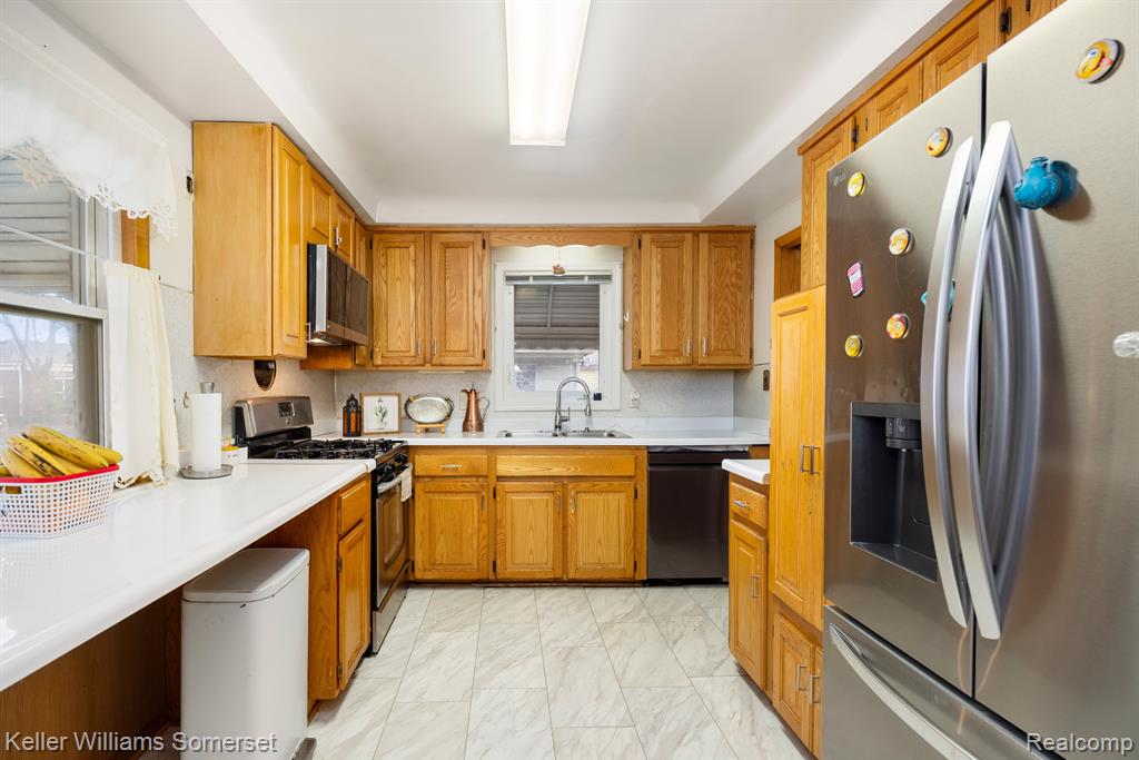 6569 HAWTHORNE Street, Garden City, MI — Photo 8
