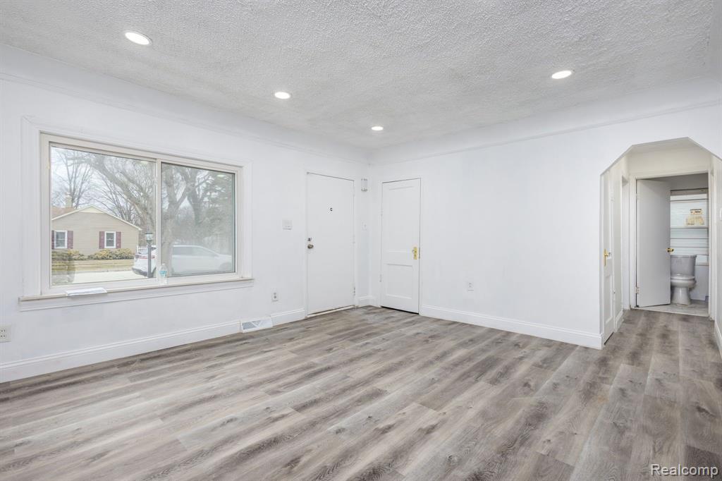 7881 NIGHTINGALE Street, Dearborn Heights, MI 48127 — Photo 3