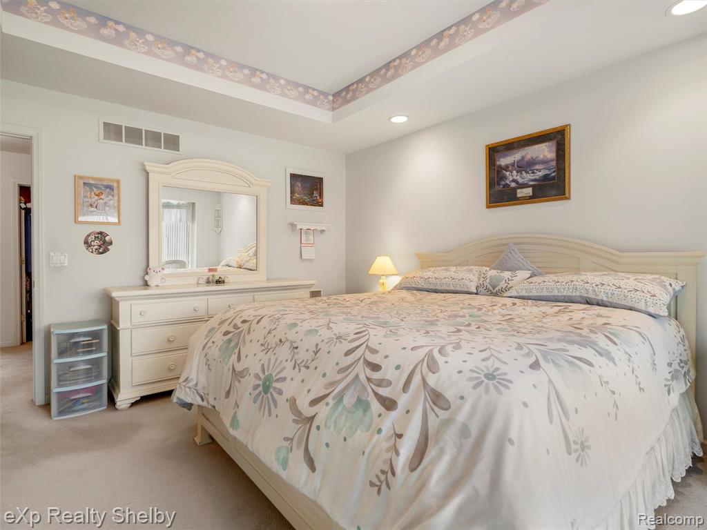 49088 Lehr Drive, Macomb, MI 48044 — Photo 17