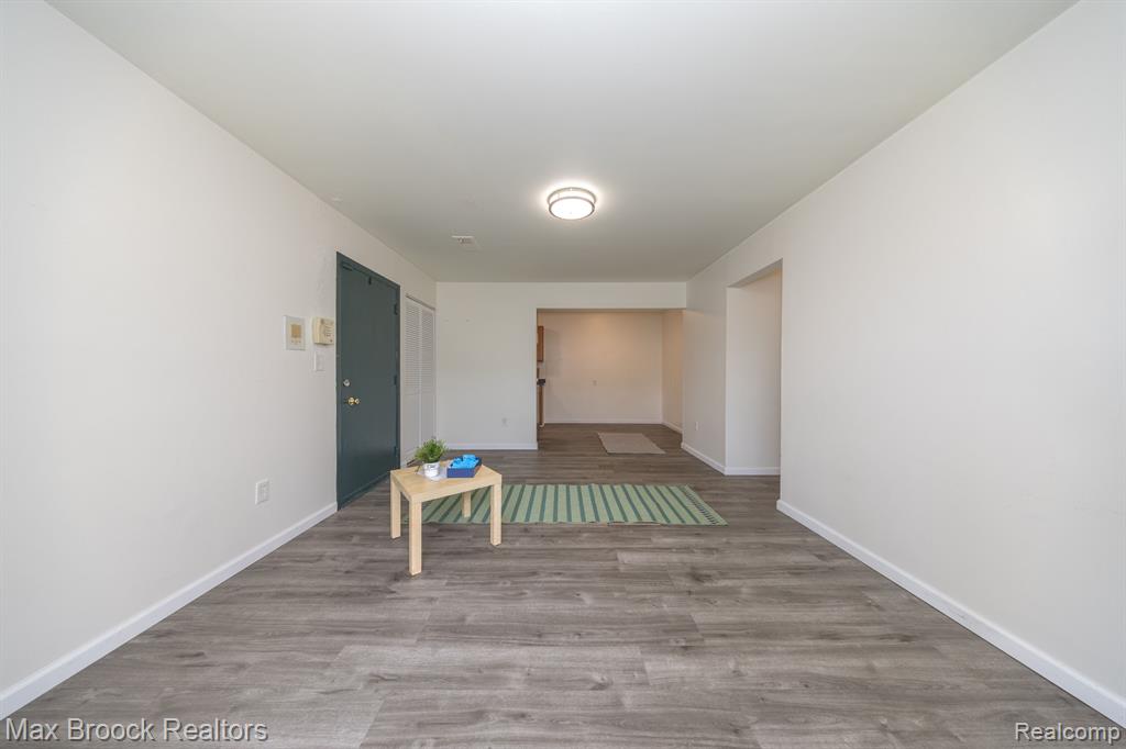 10020 ALLEN POINTE Drive N, 10020, Allen Park, MI 48101 — Photo 10
