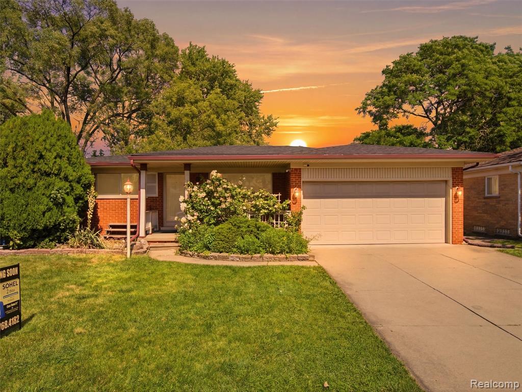 26826 Palomino Avenue, Warren, MI 48089