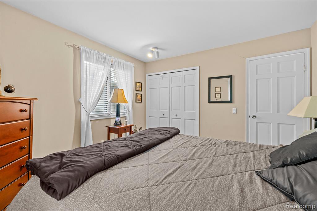 4178 Chevron Drive, Highland, MI 48356 — Photo 30
