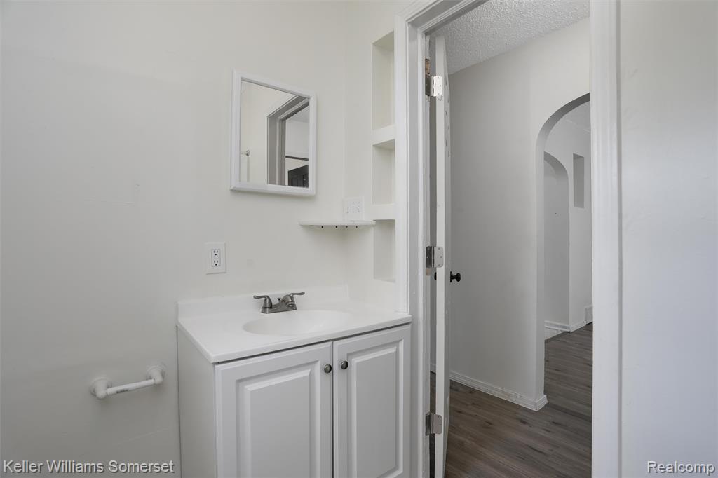 664 Emerson Avenue, Pontiac, MI 48340 — Photo 11