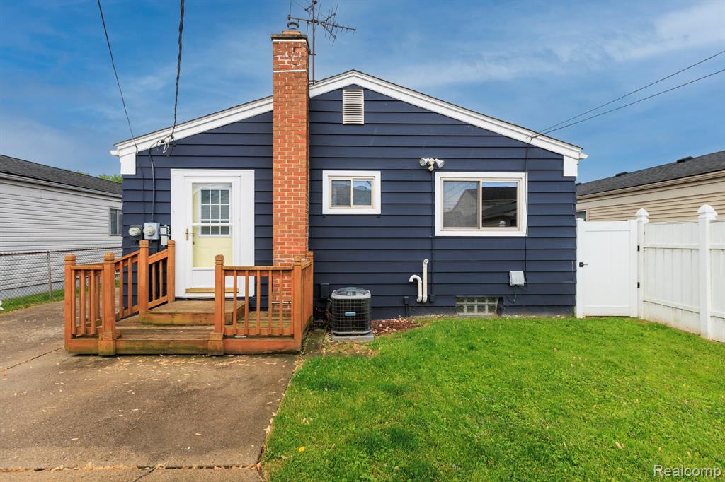 19631 Macel Street, Roseville, MI 48066 — Photo 5