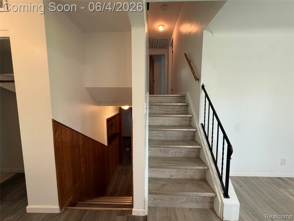 6382 Houghten Drive, Troy, MI 48098 — Photo 19