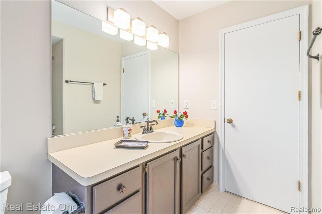 16161 WEATHERFIELD Drive, Northville, MI 48168 — Photo 41