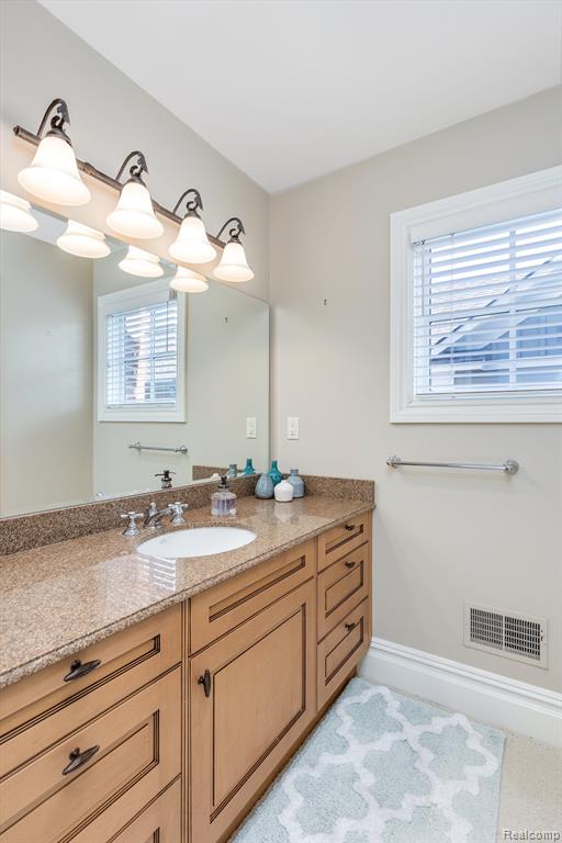 682 WALLACE Street, Birmingham, MI 48009 — Photo 41