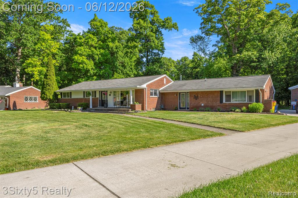 7714 Bournemouth Avenue, Grosse Ile, MI 48138 — Photo 2