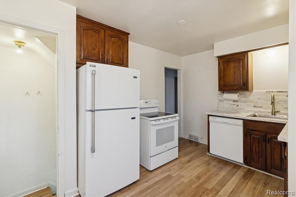 9540 Mercedes, Redford, MI 48239 — Photo 17
