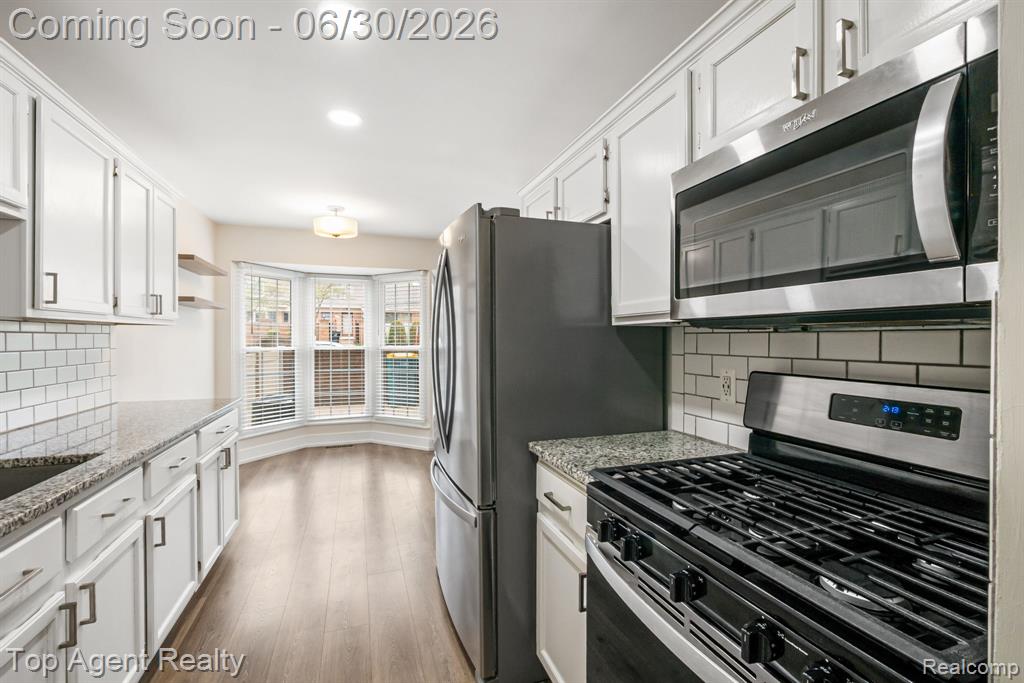 38887 Country Circle, Farmington Hills, MI 48331 — Photo 4