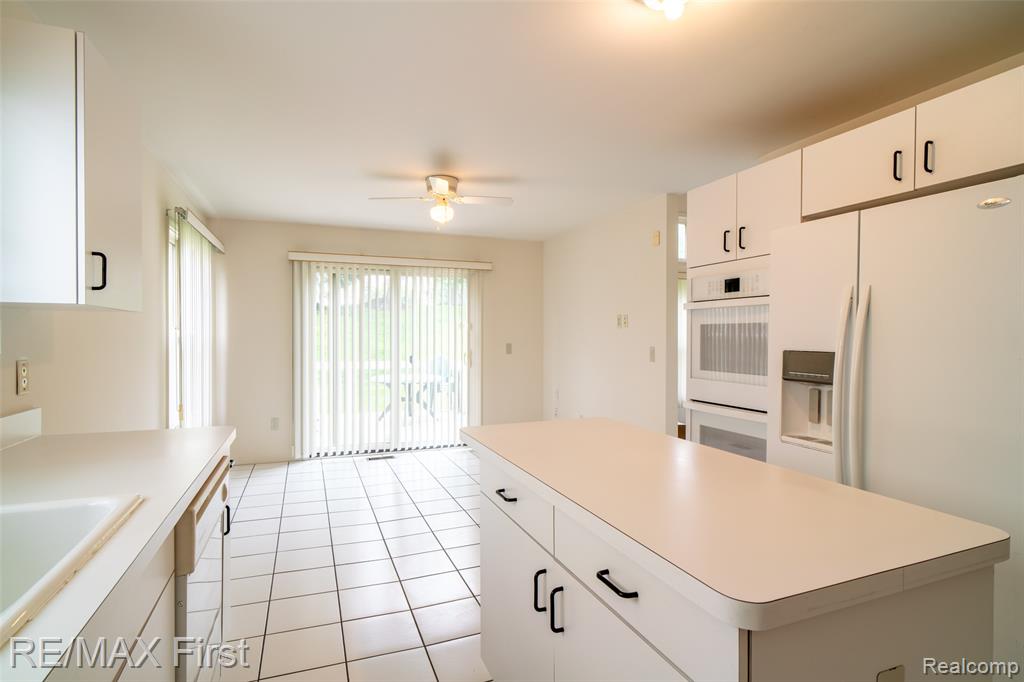 4798 WALNUT CREEK Drive, West Bloomfield, MI — Photo 29