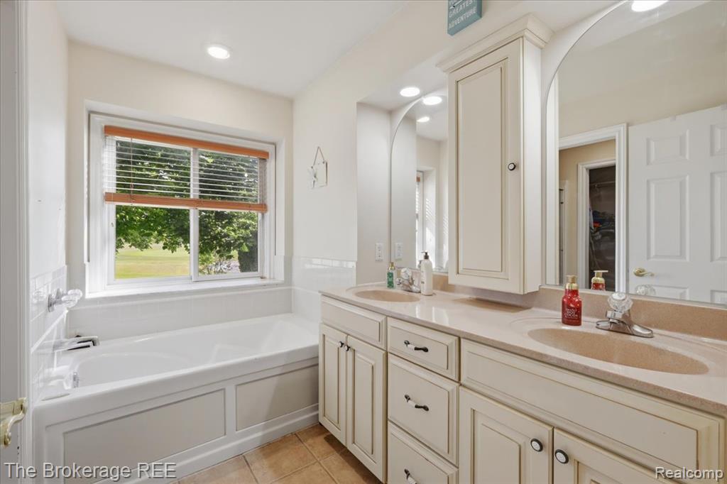 9120 Woodridge Drive, Davison, MI 48423 — Photo 31