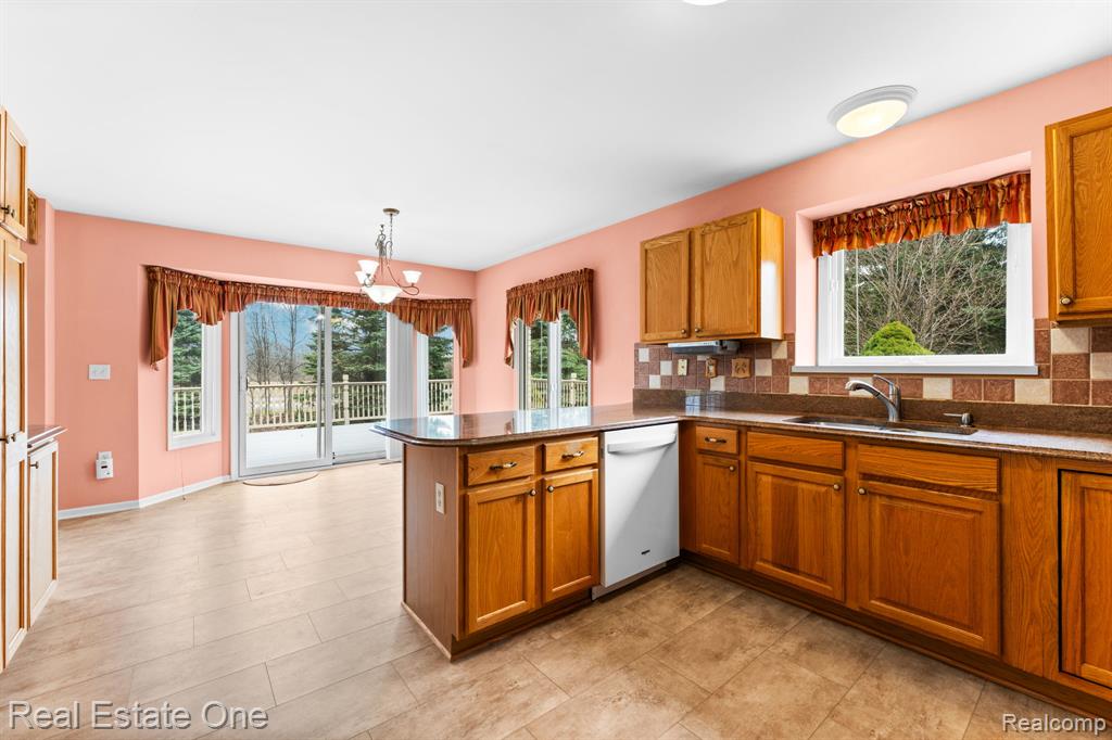 9305 Rotondo Drive, Howell, MI 48855 — Photo 35
