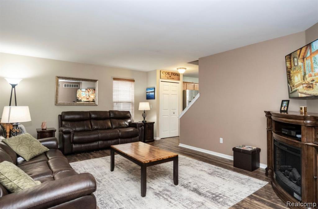 809 BROWER Road, Fowlerville, MI 48836 — Photo 6