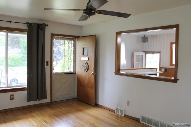 907 Farnham Avenue, Lincoln Park, MI 48146 — Photo 16