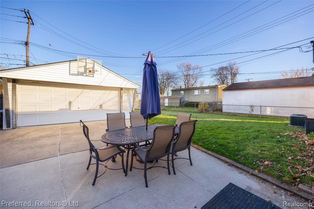 8516 N Hubbard Street, Westland, MI — Photo 6