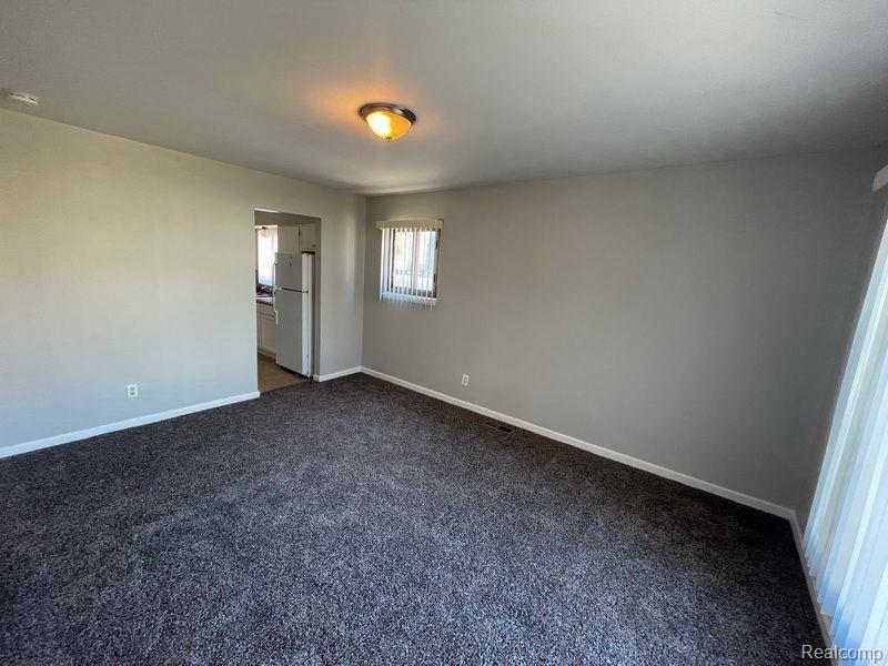 59 W HARWOOD Avenue, Madison Heights, MI 48071 — Photo 2