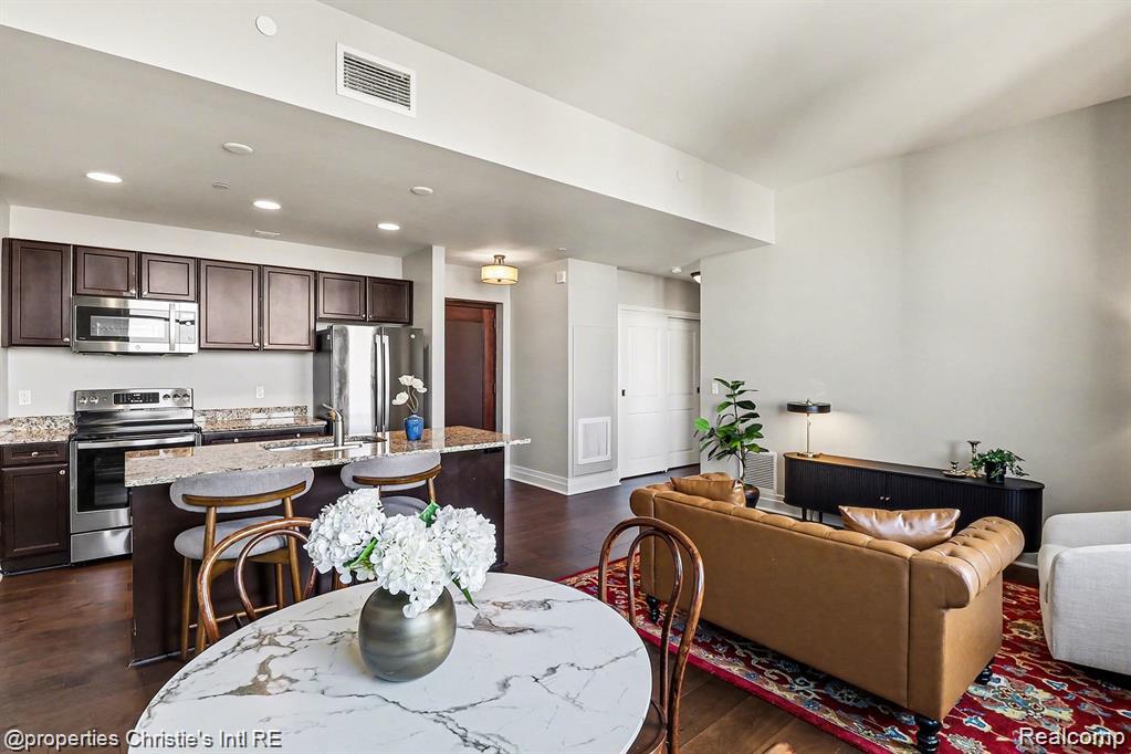 1 Park Avenue - Photo 4