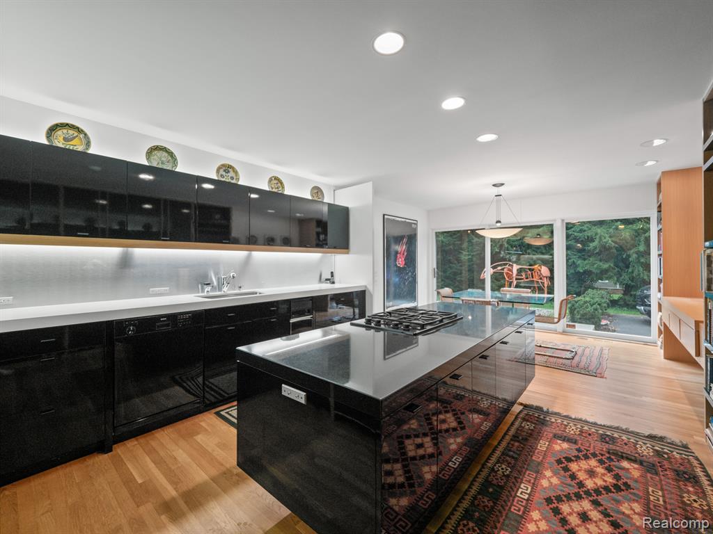 6383 WING LAKE Road, Bloomfield Hills, MI 48301 — Photo 16
