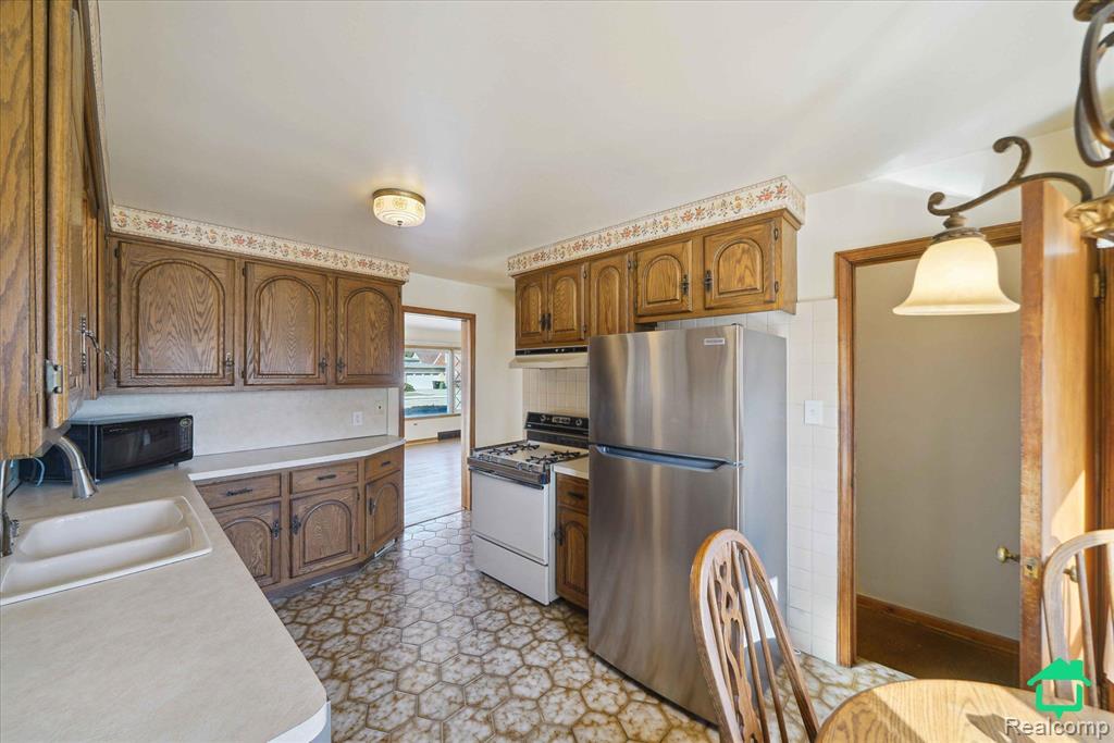 7229 Rosedale Boulevard, Allen Park, MI 48101 — Photo 13
