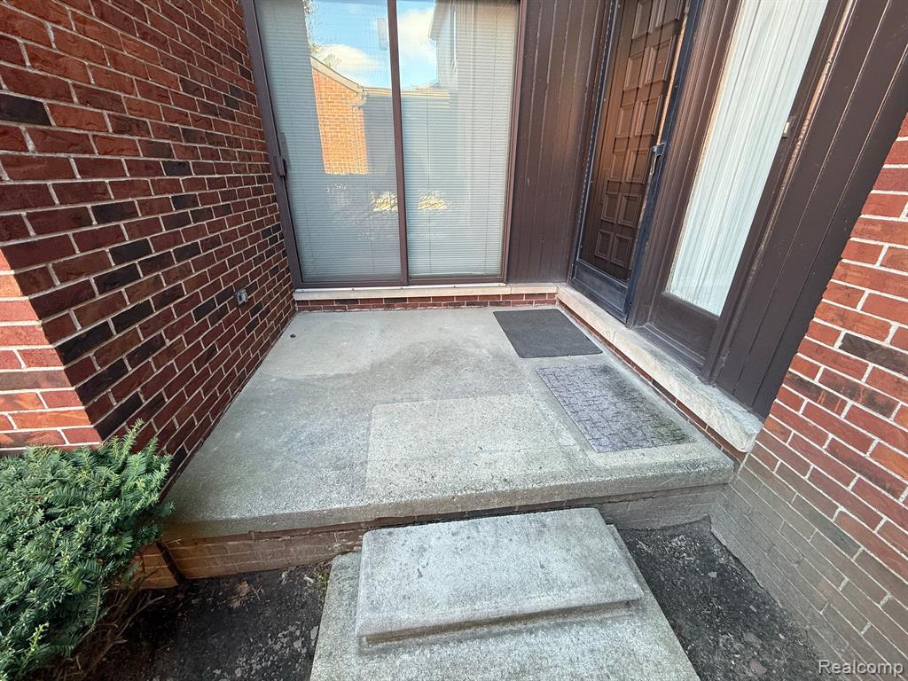 11 KIMBERLY Lane, 54, Dearborn, MI 48120 — Photo 5
